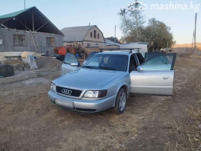 Audi A6 I (C4) 2.6 MT