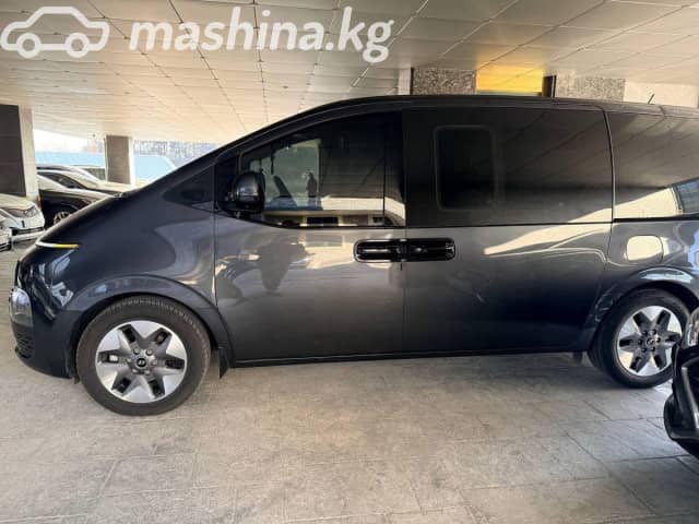 Hyundai Staria 2.2d AT 4WD