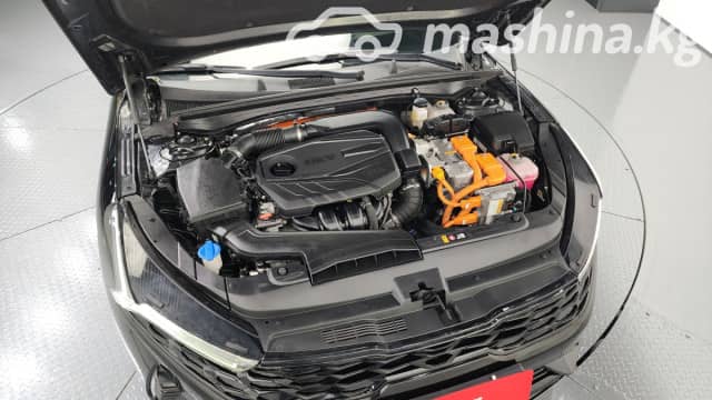 Kia K5 III 2.0hyb AT
