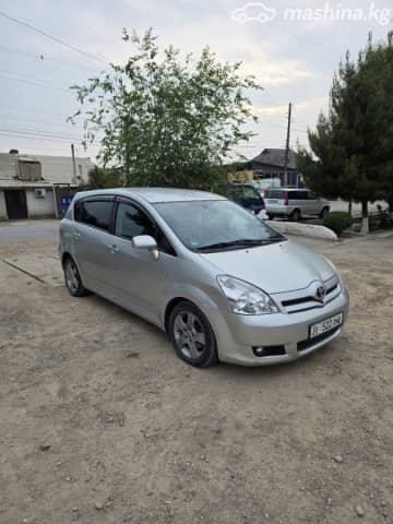 Toyota Corolla Verso I Рестайлинг 1.8 MT