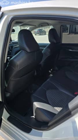 Toyota Camry VIII (XV70) 2.5 AT