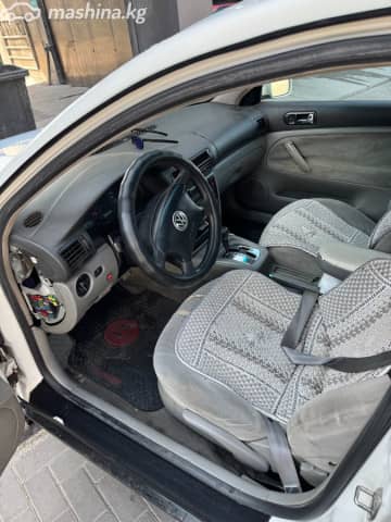 Volkswagen Passat B5 2.3 AT