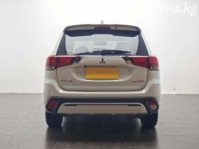 Mitsubishi Outlander III Рестайлинг 3 2.0 CVT