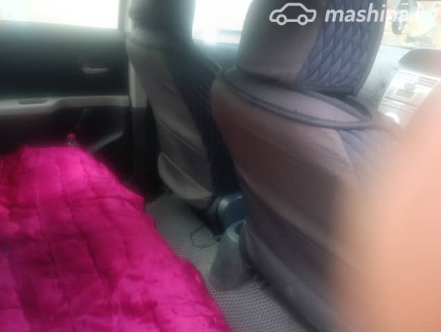 Toyota Yaris II Рестайлинг 1.3 MT