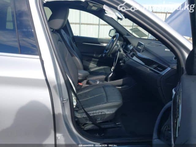 BMW X1 II (F48) Рестайлинг 28i xDrive 2.0 AT 4WD