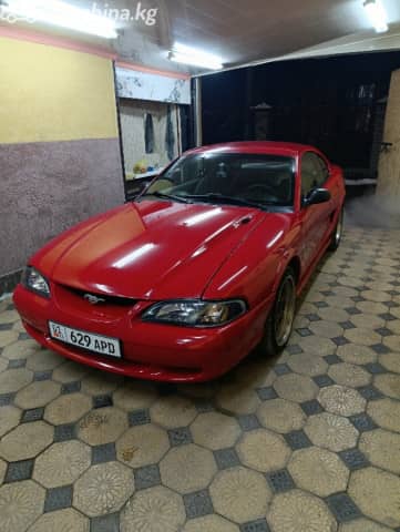 Ford Mustang IV 3.8 AT