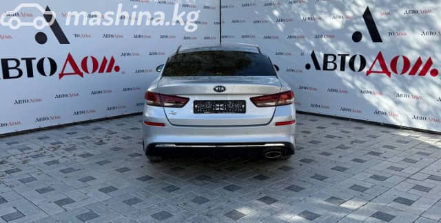 Kia K5 II 2.0 AT