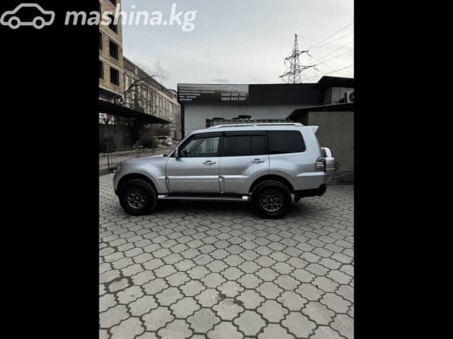 Mitsubishi Pajero IV 3.8 AT 4WD