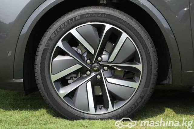 LiXiang L9 Рестайлинг 1.5hyb AT 4WD