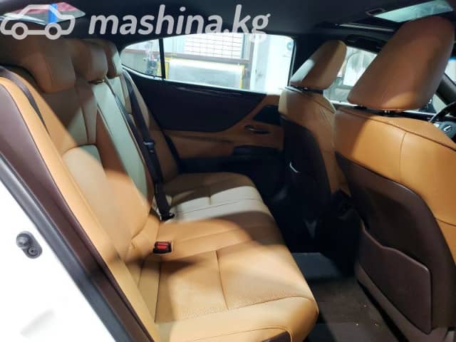 Lexus ES VII Рестайлинг 300h 2.5hyb CVT