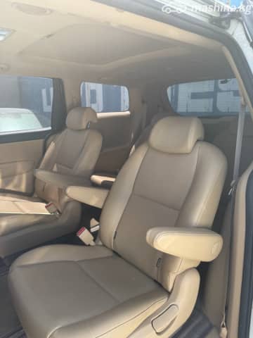 Kia Carnival III 2.2d AT