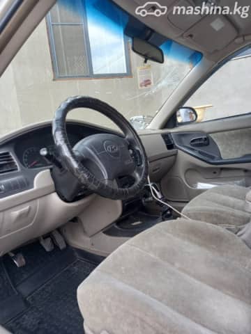 Hyundai Elantra III (XD) 2.0 MT