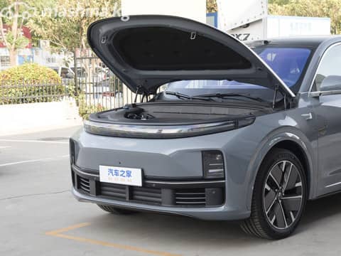 LiXiang L7 Рестайлинг 1.5hyb AT 4WD