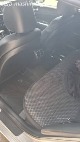 Kia K5 II 2.0 AT