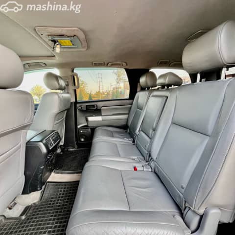Toyota Sequoia II 5.7 AT 4WD