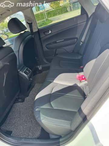 Kia K5 II 2.0 AT