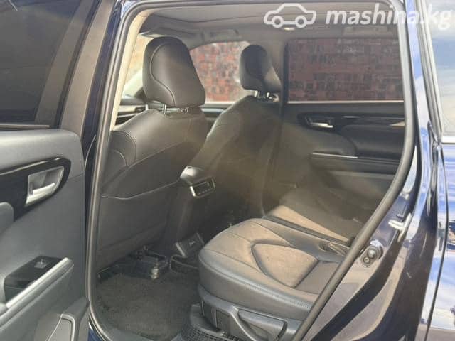 Toyota Grand Highlander 2.4 AT 4WD
