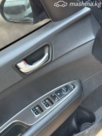 Kia K5 II 2.0 AT