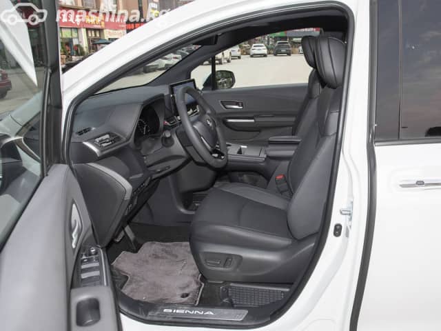 Toyota Sienna IV 2.5hyb AT 4WD