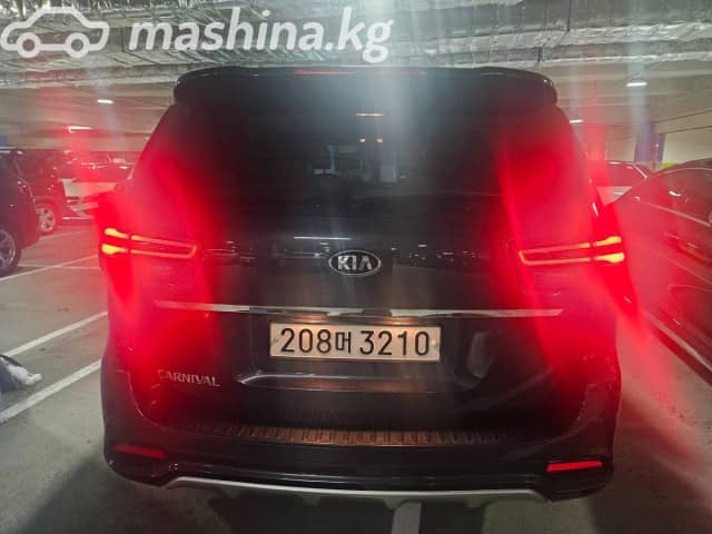 Kia Carnival III 2.2d AT
