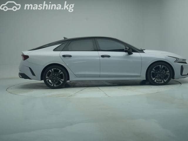 Kia K5 III 1.5 AMT