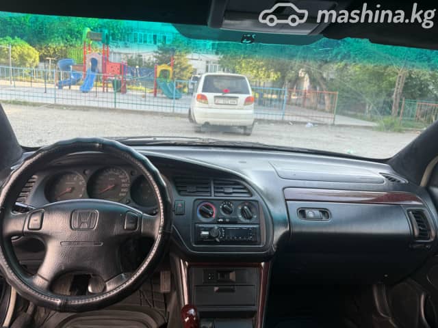 Honda Accord VI 1.6 MT