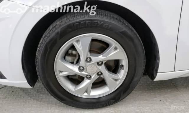 Hyundai Avante VII 1.6 AT