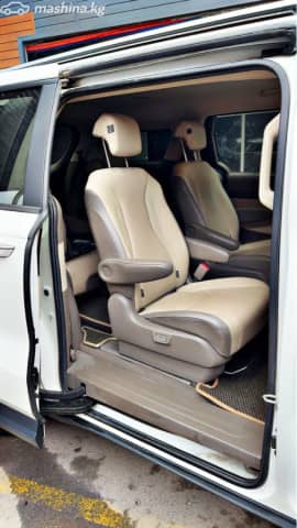 Kia Carnival IV 2.2d AT