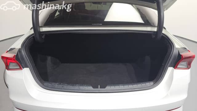 Kia K5 III 1.6 AT