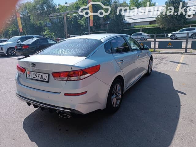 Kia K5 II 2.0 AT