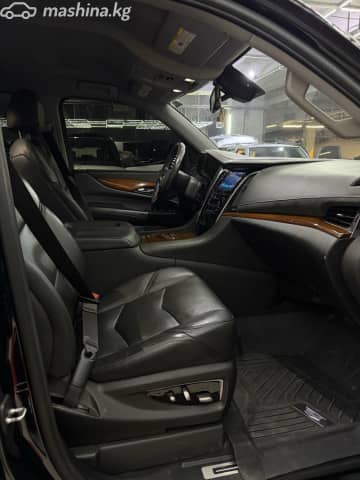 Cadillac Escalade IV 6.2 AT 4WD