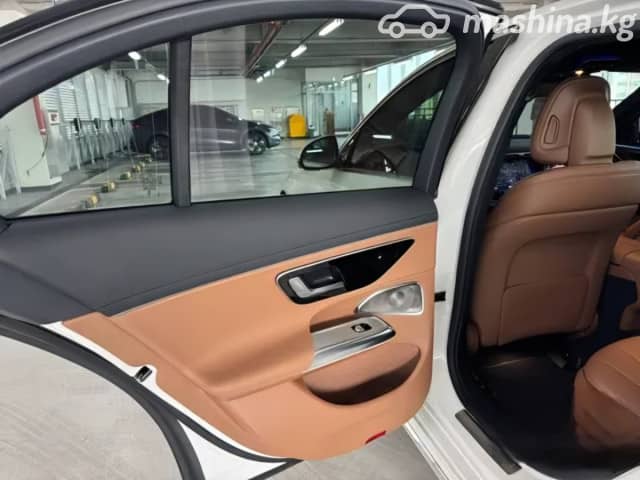 Mercedes-Benz E-Класс VI (W214, S214) 300 2.0 AT 4WD