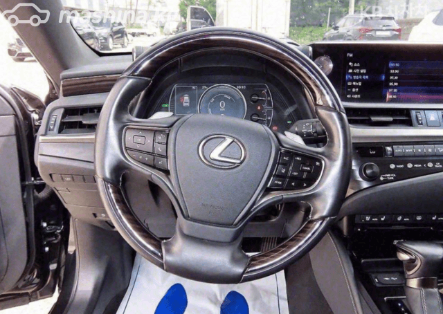 Lexus ES VII 300h 2.5hyb CVT
