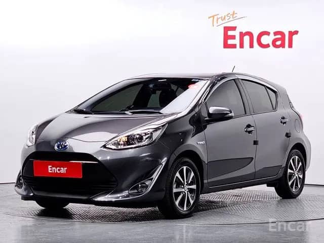Toyota Prius c I Рестайлинг 1.5hyb AT