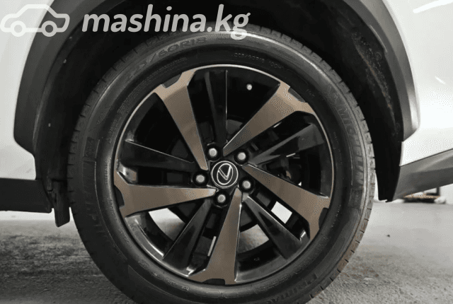 Lexus NX I Рестайлинг 300h 2.5hyb CVT 4WD