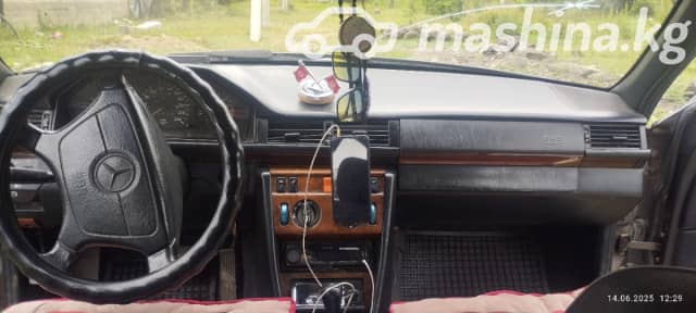 Mercedes-Benz E-Класс I (W124) 220 2.2 AT