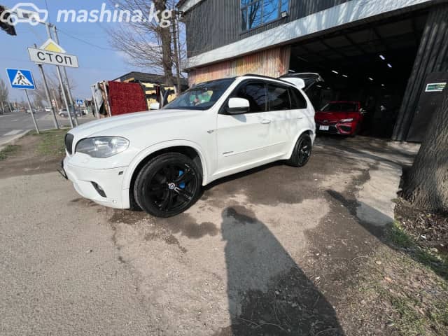 BMW X5 II (E70) Рестайлинг 50i 4.4 AT 4WD