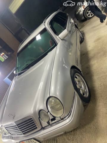Mercedes-Benz E-Класс II (W210, S210) 320 3.2 AT