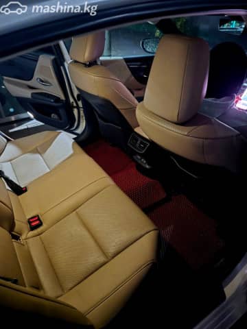 Lexus ES VII Рестайлинг 300h 2.5hyb CVT