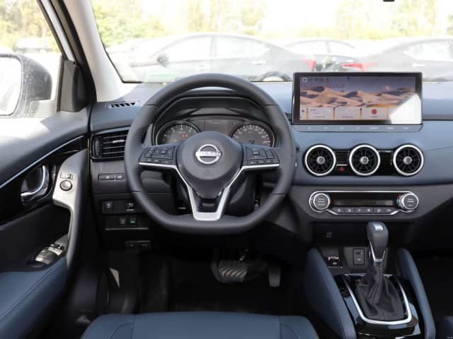 Nissan Qashqai II Рестайлинг 2 2.0 CVT