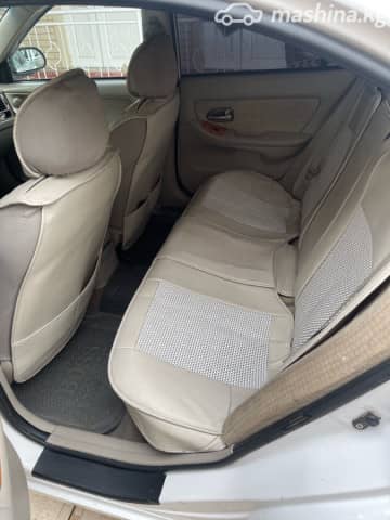 Hyundai Elantra III (XD) 1.6 MT