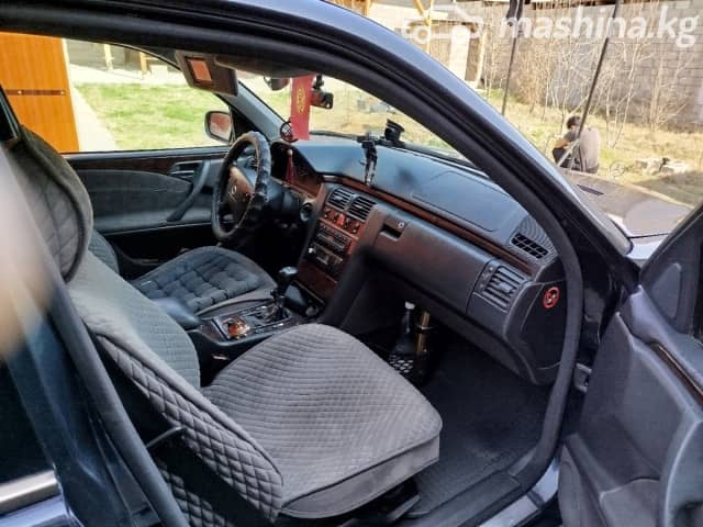 Mercedes-Benz E-Класс II (W210, S210) Рестайлинг 240 2.6 MT