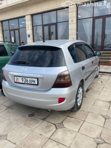 Honda Civic VII Рестайлинг 1.4 MT