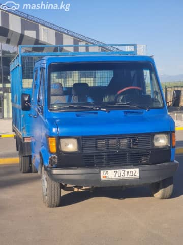 Mercedes-Benz Бортовой (4х2)
