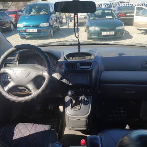 Mitsubishi Space Wagon III 2.4 MT