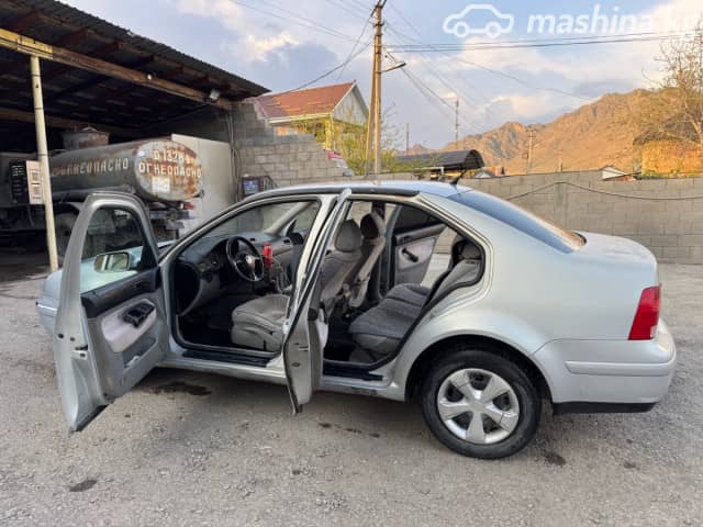 Volkswagen Bora 1.6 MT
