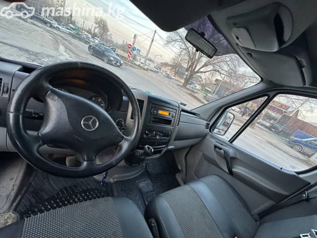 Mercedes-Benz Бортовой (4х2)