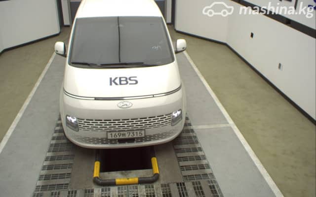 Hyundai Staria 2.2d AT 4WD