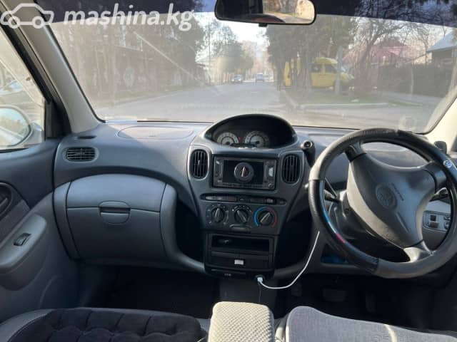 Toyota FunCargo 1.3 AT