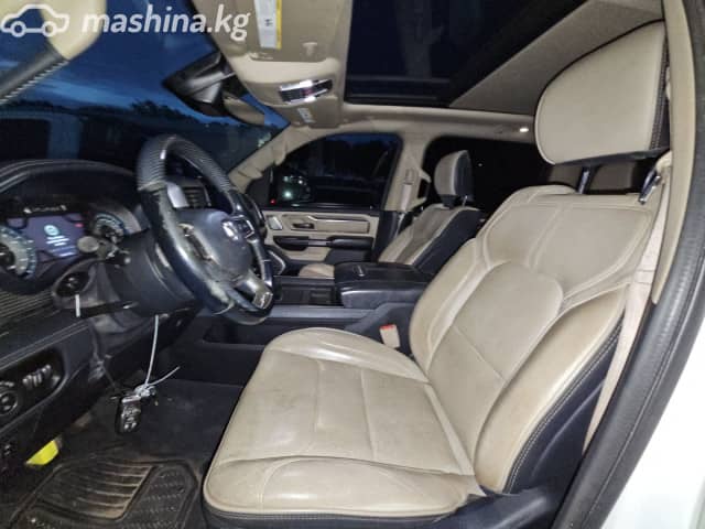 RAM 1500 V Quad Cab 5.7 AT 4WD